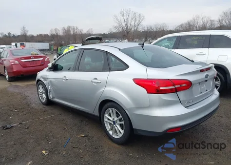 2015 Ford Focus Se z USA, uszkodzony, nr VIN 1FADP3F23FL205400